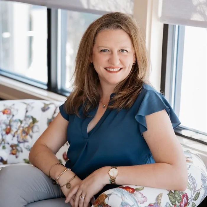 IRIS LEE BUCZKOWSKI