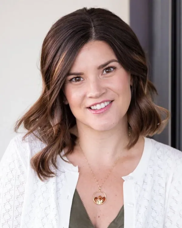 JENIFER GINNY Schimbeno