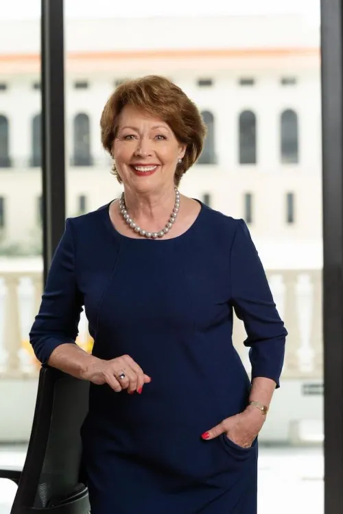LINDA LUBITZ BOONE