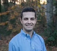 ROBERT LINDSTROM