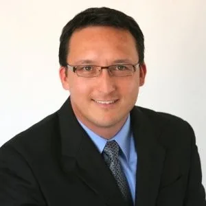 Robert D Wong