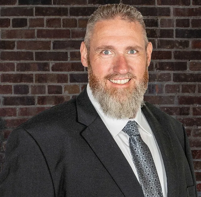 Scott R Arnburg