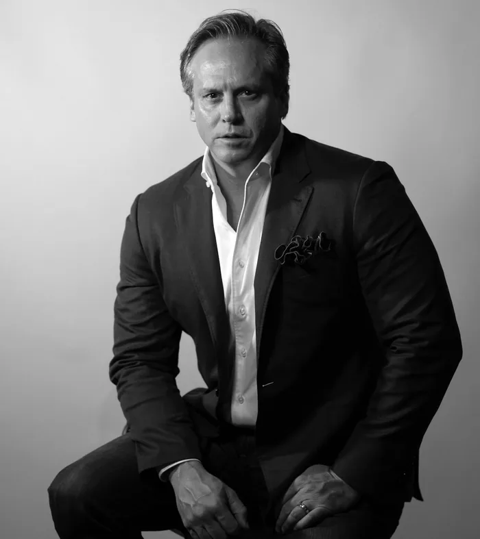 LANCE R WILLIAMS