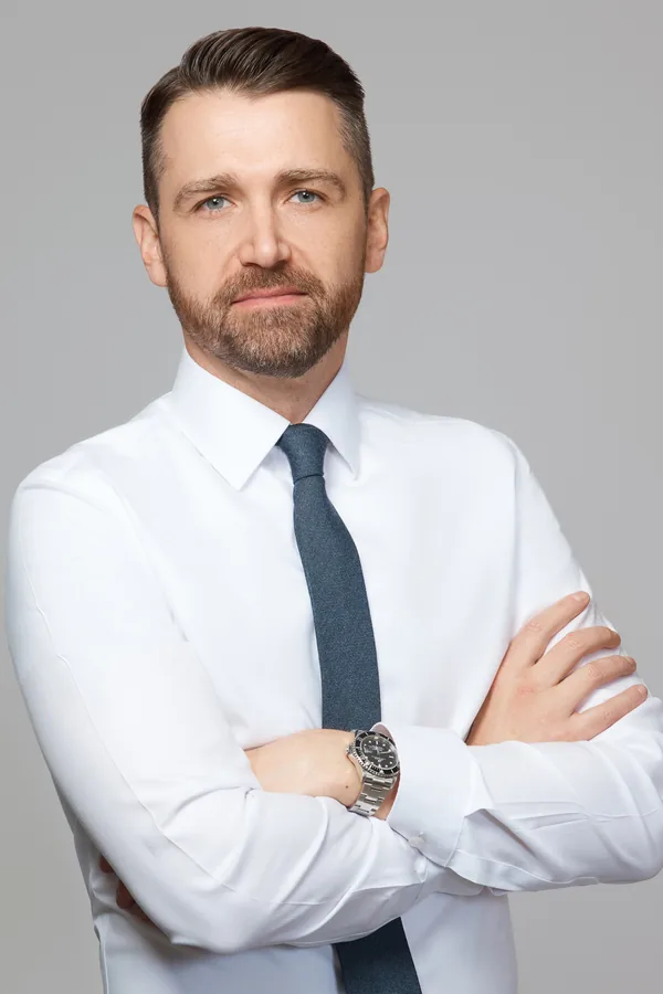 SAM GREGORY HUSZCZO