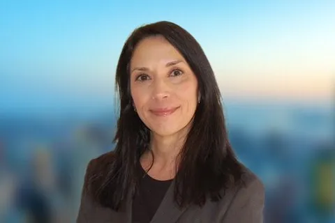 COURTNEY LYNNE HOLT