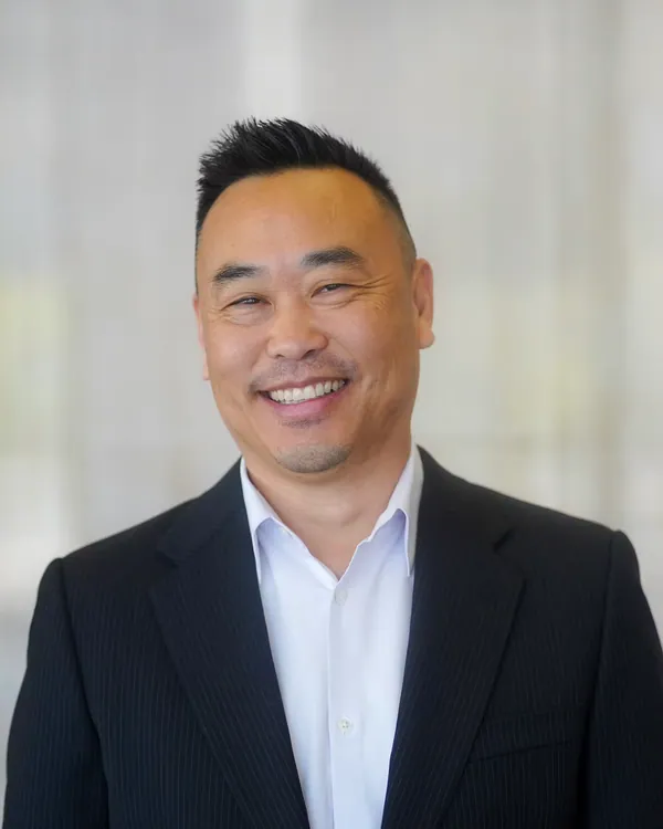 Kyongjin Lee