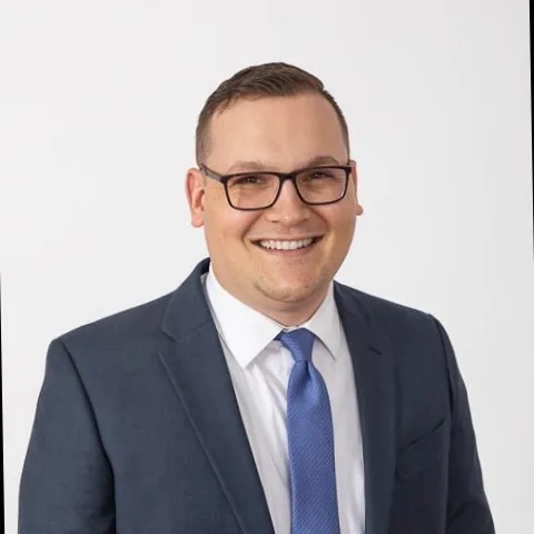DANIEL J THOM
