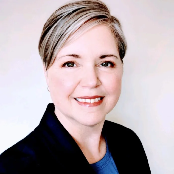 Colleen M Bracy