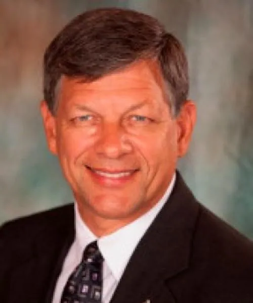 ROGER LEE HOENES
