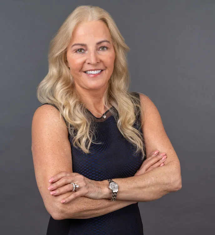 CANDISE LISA HOLMLUND