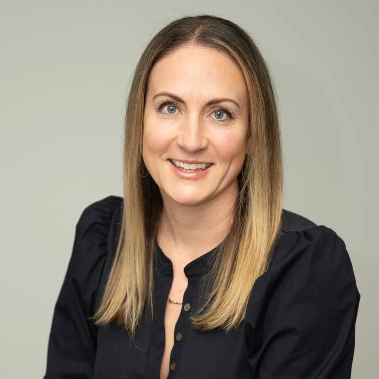 Jennifer Rose Hutton